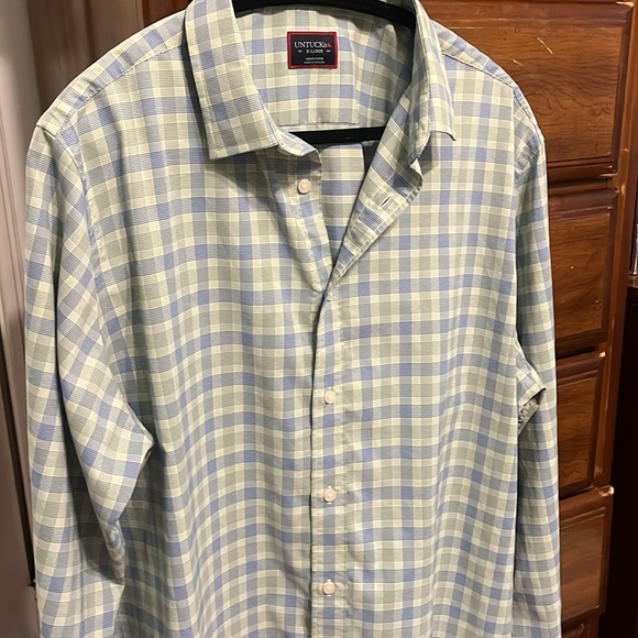 Untuckit Button Down Shirt - Picture 3 of 5